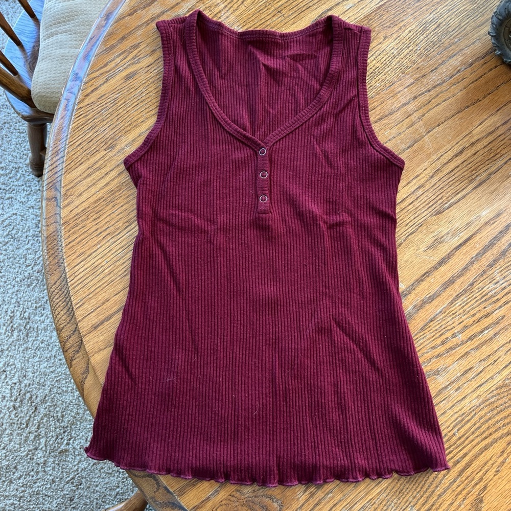 Amazon Women's Maroon Ribbed Tank Top
